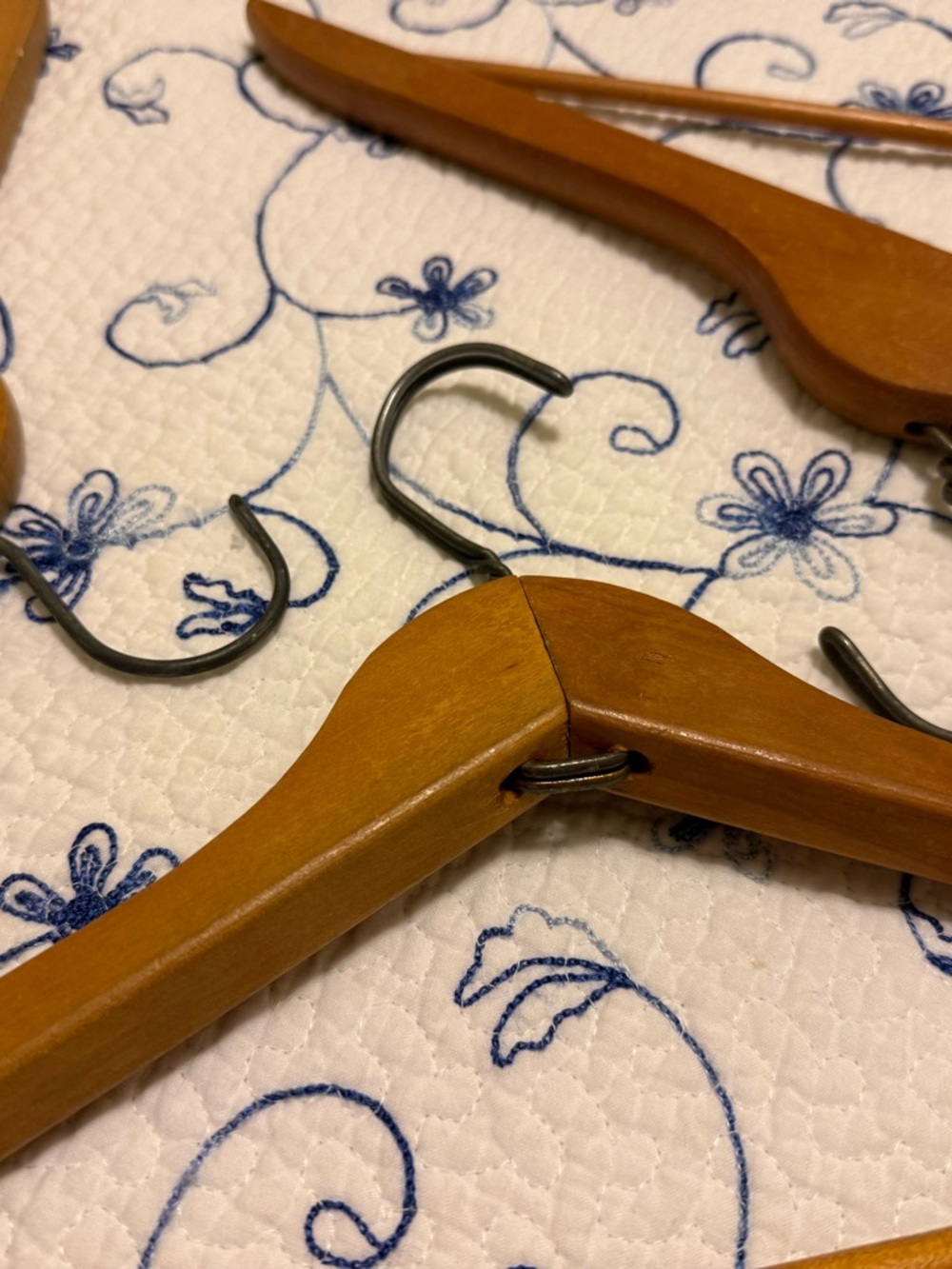 Vintage Wooden Suit Hangers - Set of 5 - Brown - Picture 3 of 4